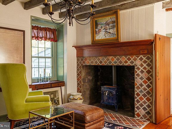 5th image of 2943 Windy Bush Rd