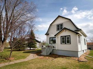 830 6th St, Proctor, MN 55810