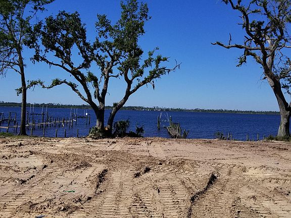 2nd image of 2106 Country Club Dr