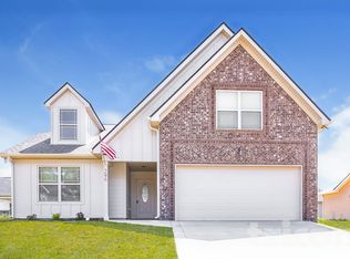 296 Fieldstone Ln, Springfield, TN 37172