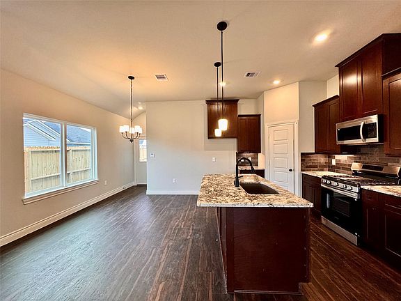 7th image of this home