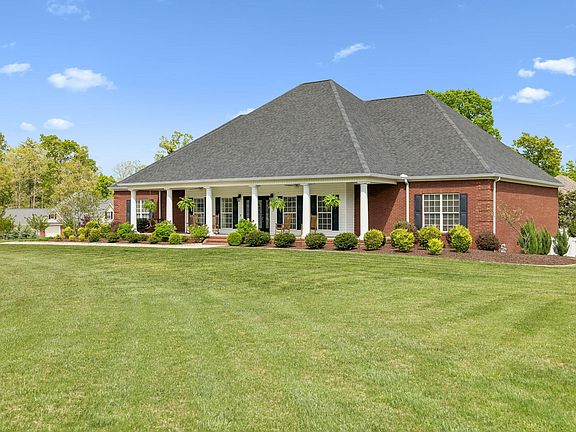3rd image of 940 Brandy Way