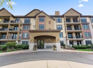 1320 Riverside Ln APT 303, Mendota Heights, MN 55118
