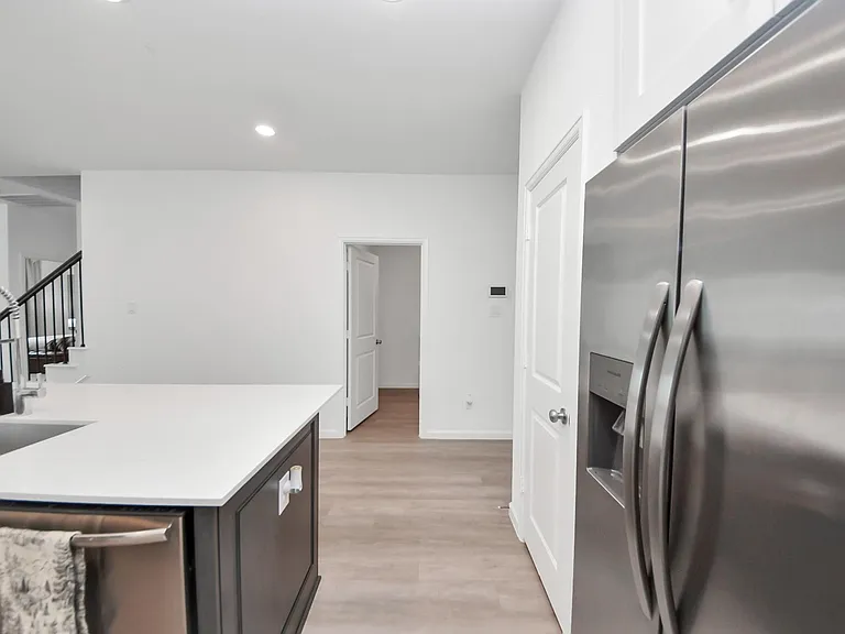 4946 Sky Bluff Dr — Photo 10