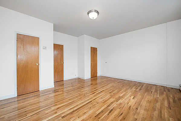 Rented by Perry Associates NYC Inc | media 30