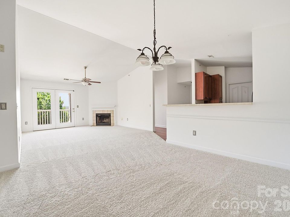 1st image of 9976 Hyde Glen Ct