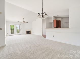 9976 Hyde Glen Ct, Charlotte, NC 28262