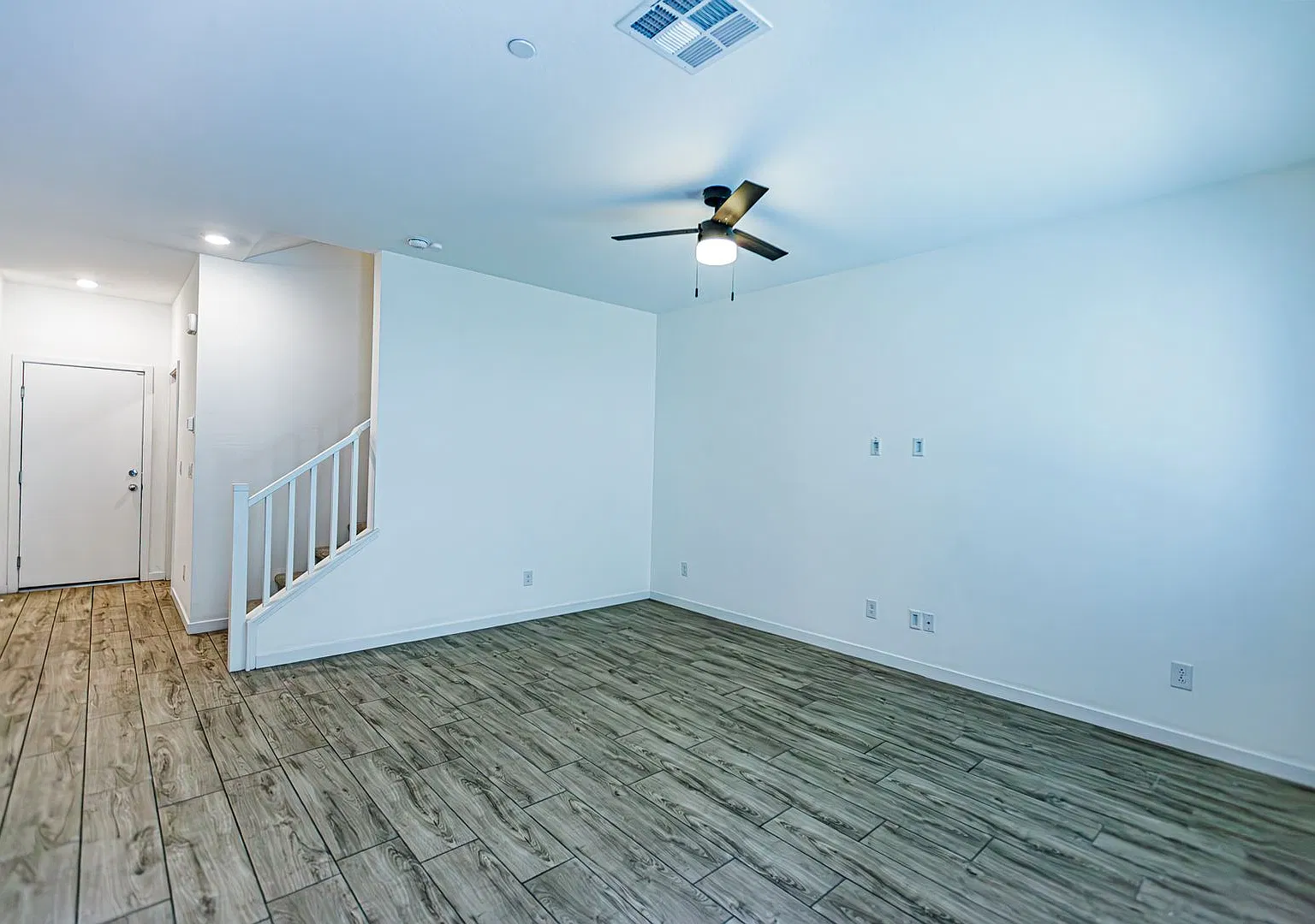 3 Bedroom Townhome in Northwest Las Vegas — Photo 4