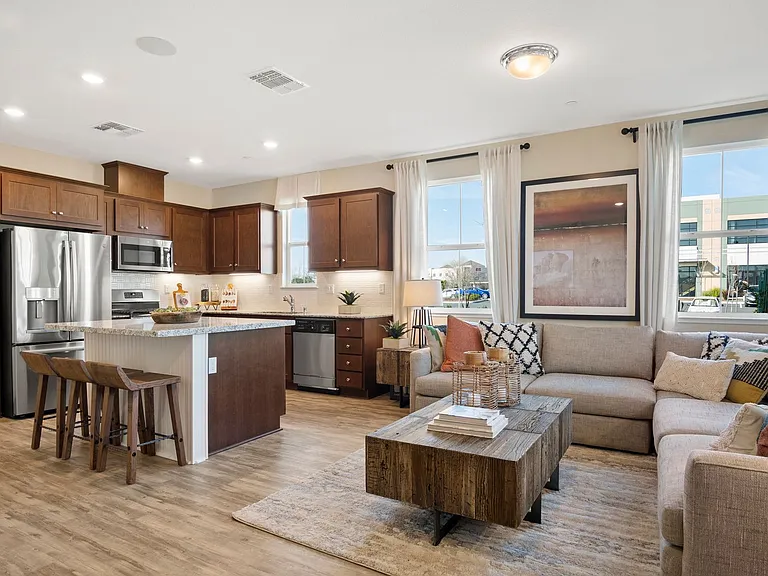 Spacious Townhomes in Provence at Natomas — Photo 19