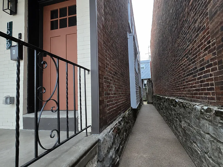 1502 S 52nd St — Photo 14