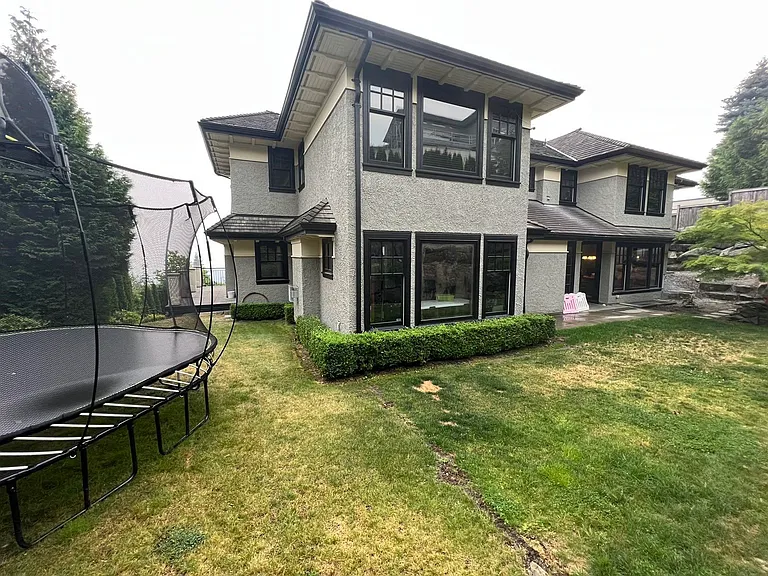 1379 Chartwell Dr — Photo 4