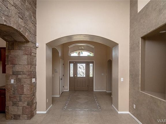 4th image of 2905 Desert Heights Dr
