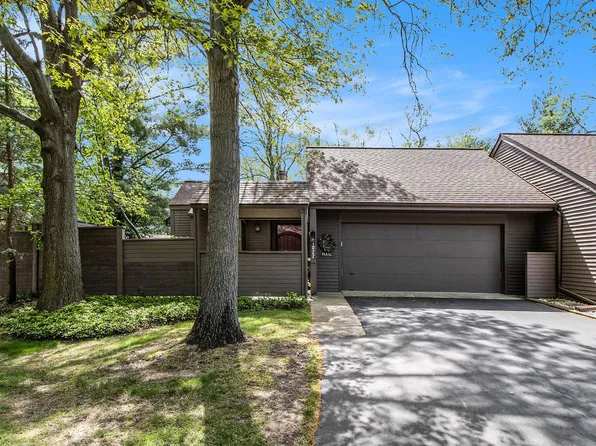 1022 Essex Cir #25, Kalamazoo, MI 49008