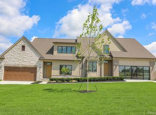 720 Brookstone Dr #19, Oxford, MI