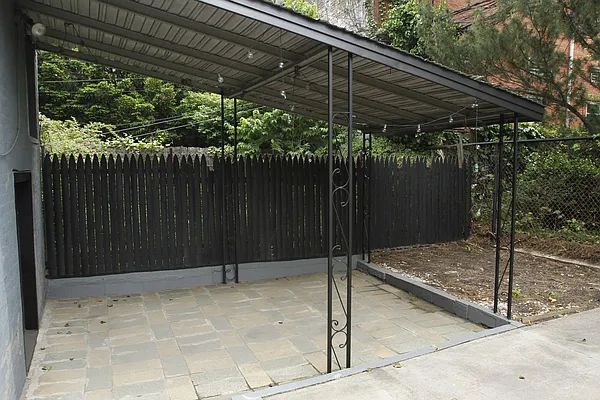 Rented by Twyford Real Estate | media 35