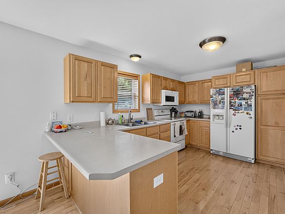 4th image of 1305 Dewberry Dr