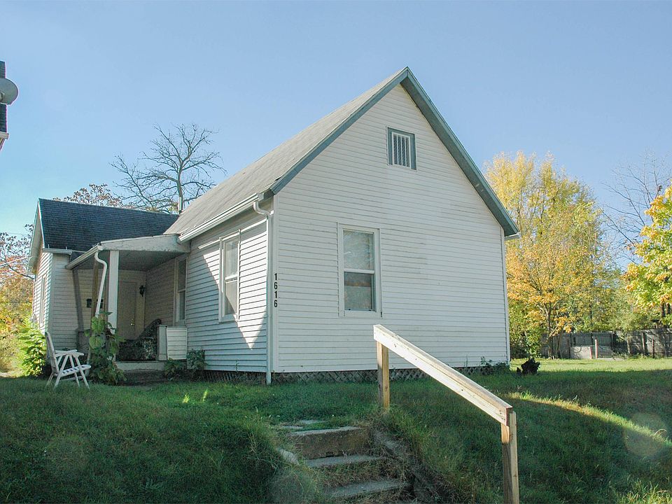 2nd image of 1616 Sibley Ave