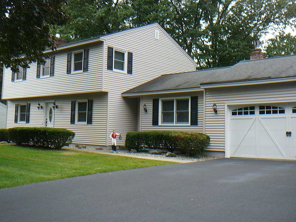 1st image of 5 Wedgewood Dr