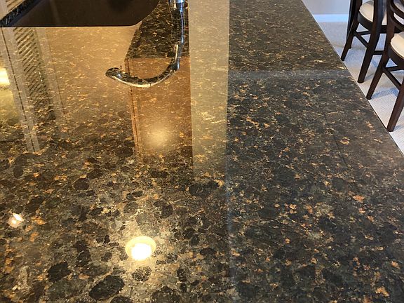 Kitchen counter / sink