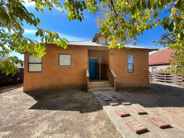 708 Spruce St, Magdalena, NM 87825