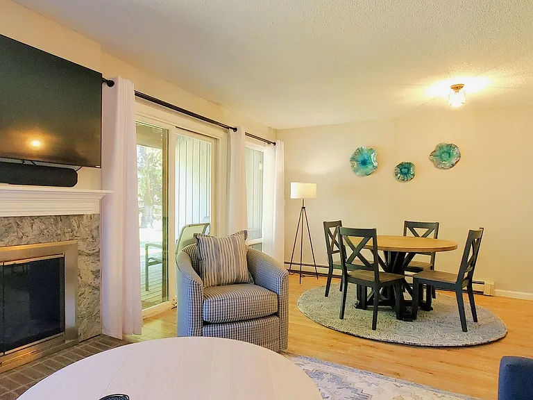 5741 Hilltop Way — Photo 4