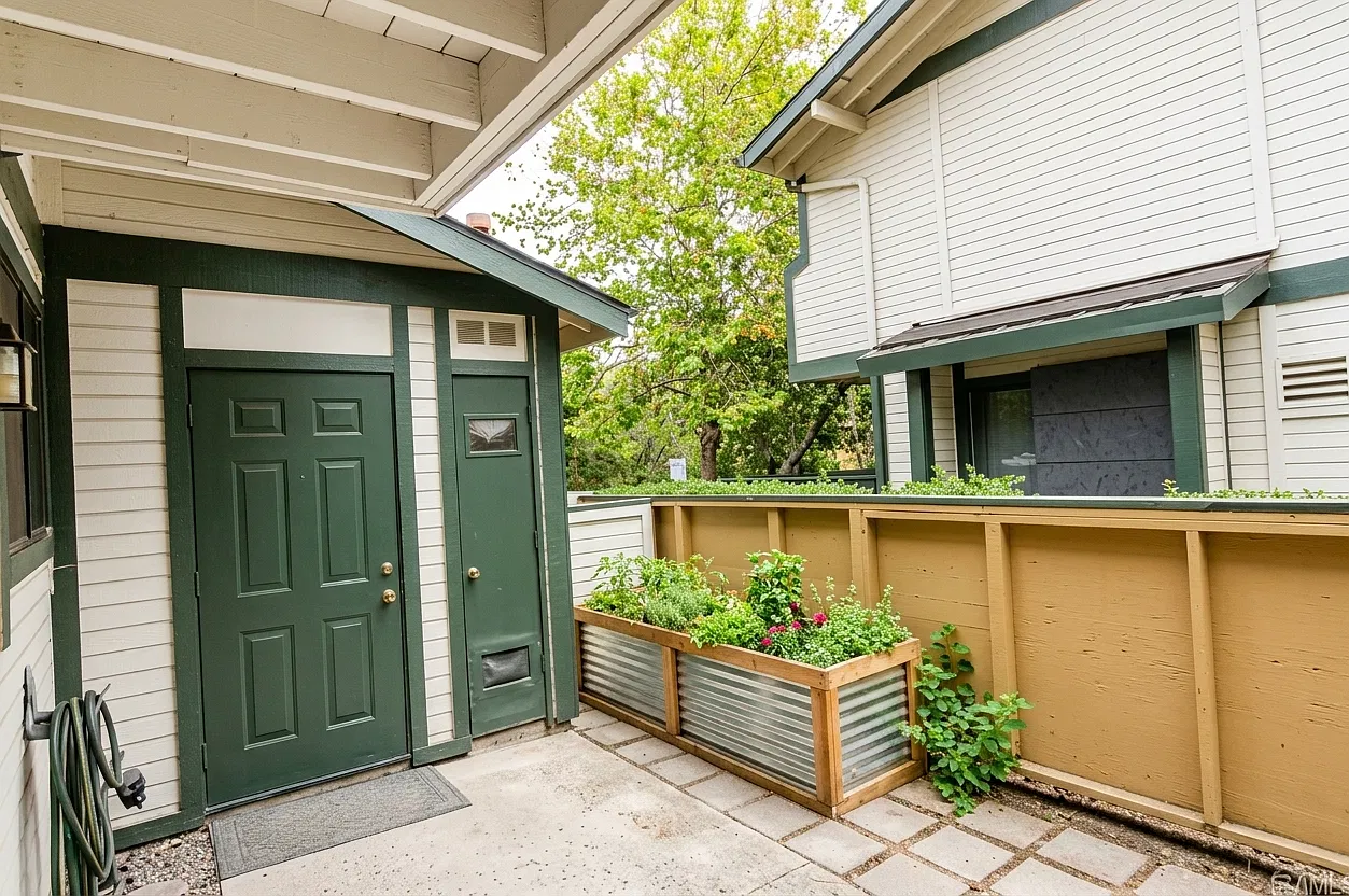 2 bed, 1.5 bath, 1190 sqft, $2,900 — Photo 4