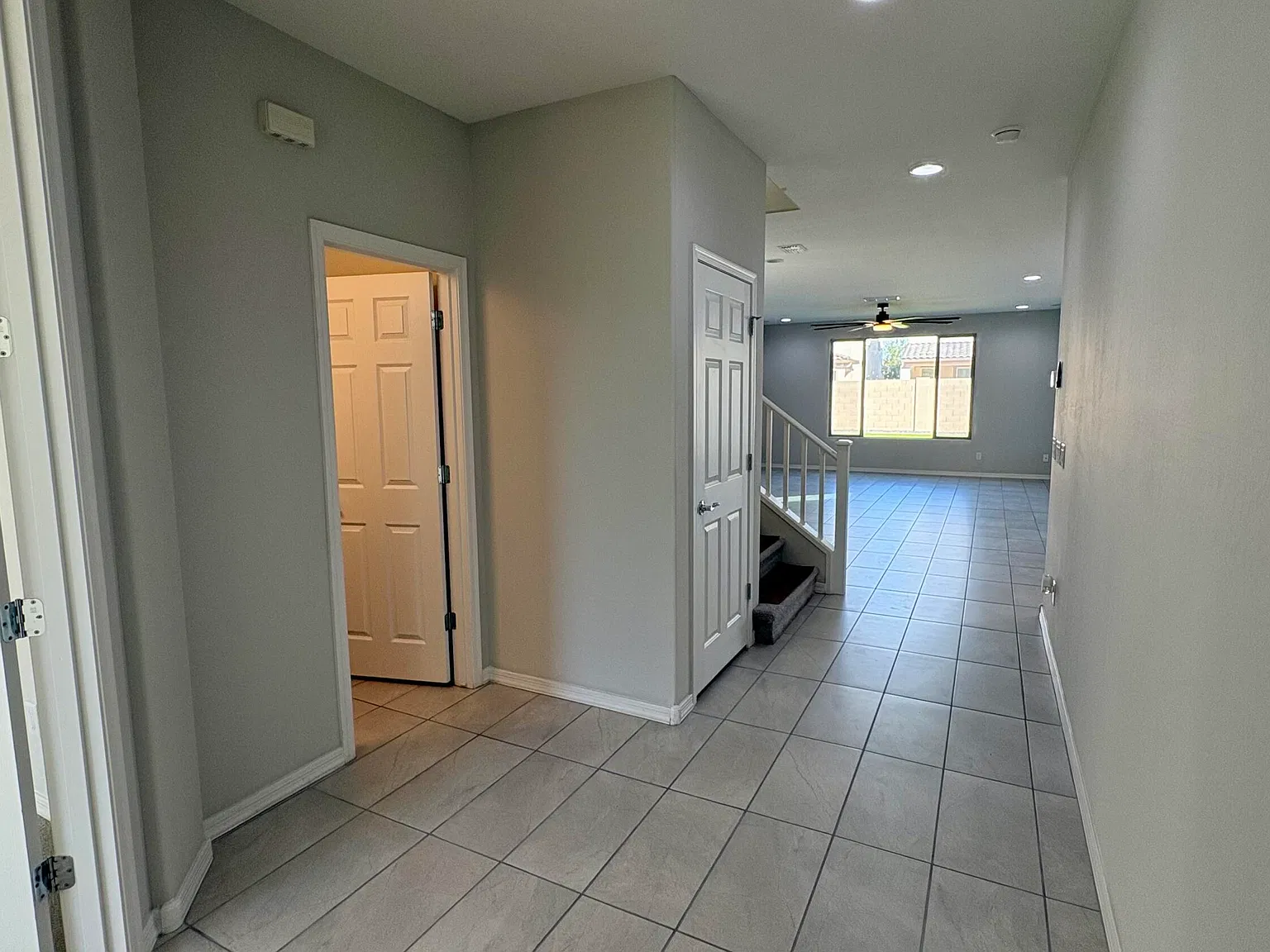 3 bed, 2.5 bath, 2391 sqft, $2,550 — Photo 3