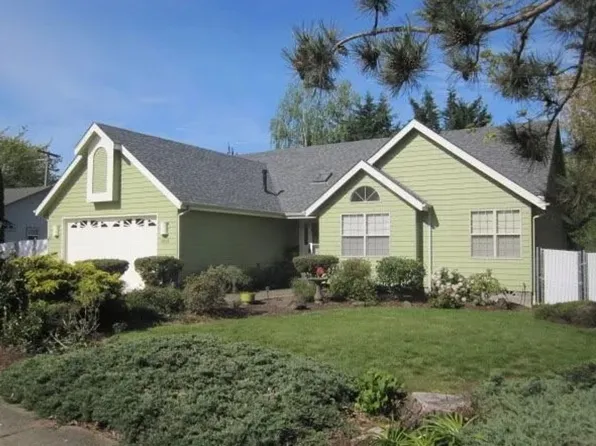 1312 NW Domenico Dr, Roseburg, OR 97471