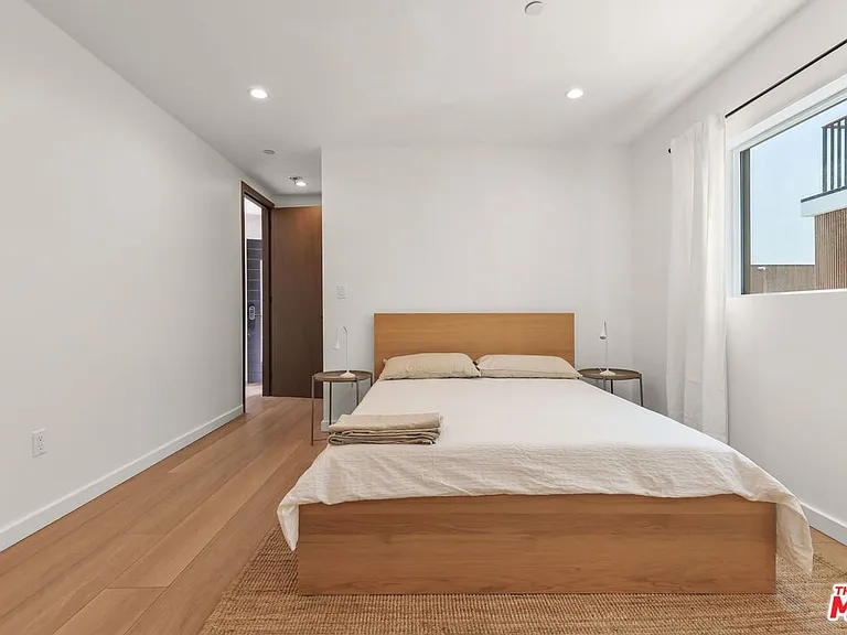623 N Mariposa Ave — Photo 11