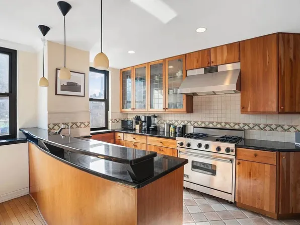 239 East 79th Street image 8 of 20