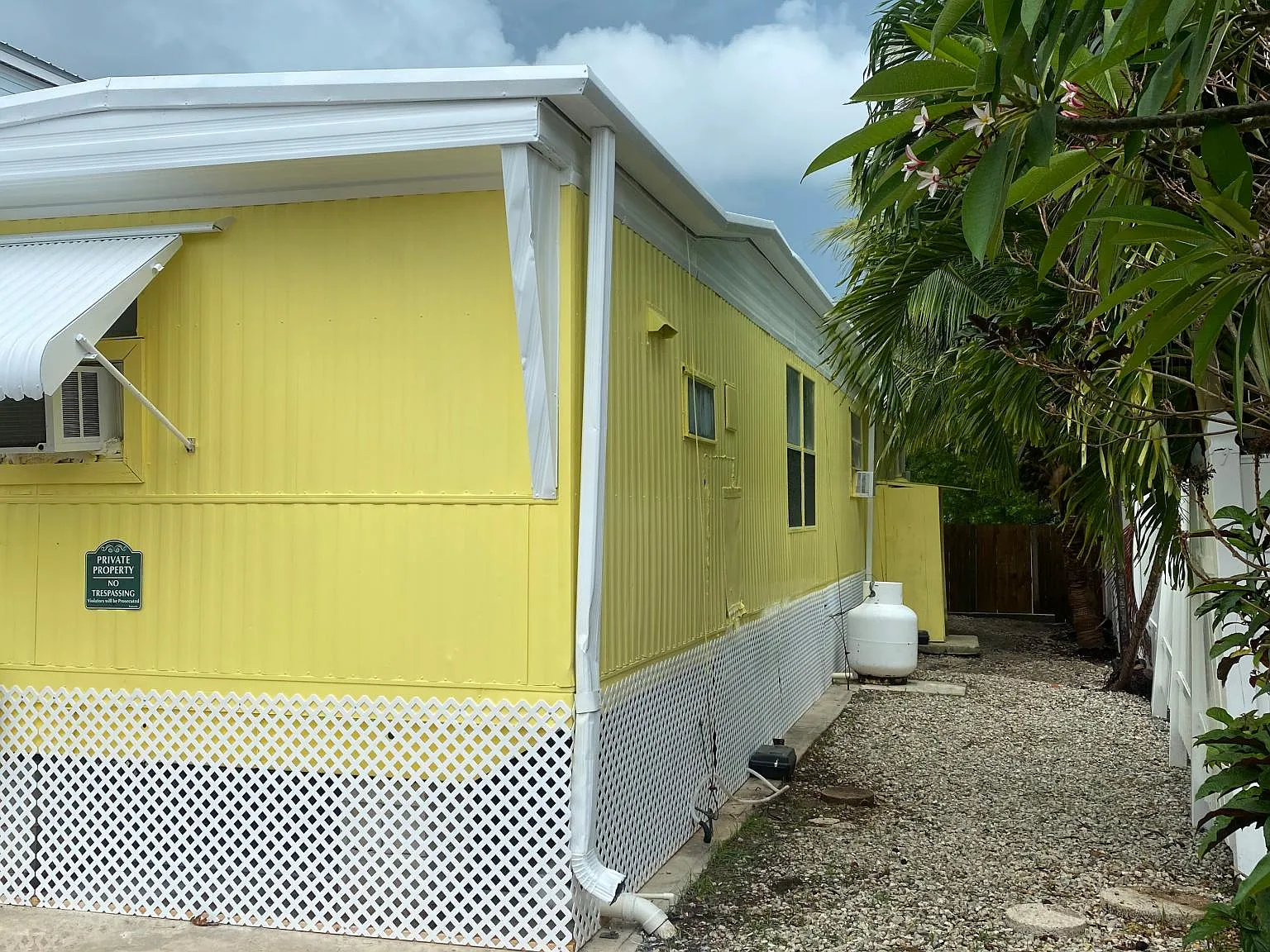 29 Palm Dr — Photo 2