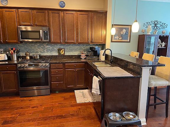 4th image of 4649 Newport Loop W