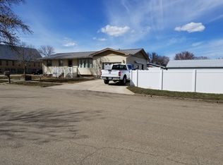 518 9th St W, Mobridge, SD 57601