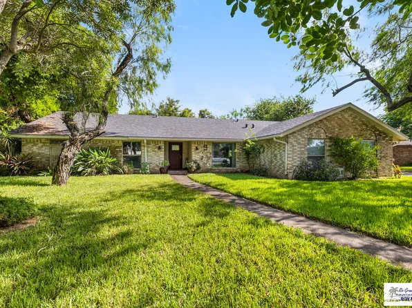 9 Edgewater Pl, Brownsville, TX 78521