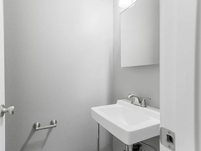 249-Nola Place Apartments — Photo 51