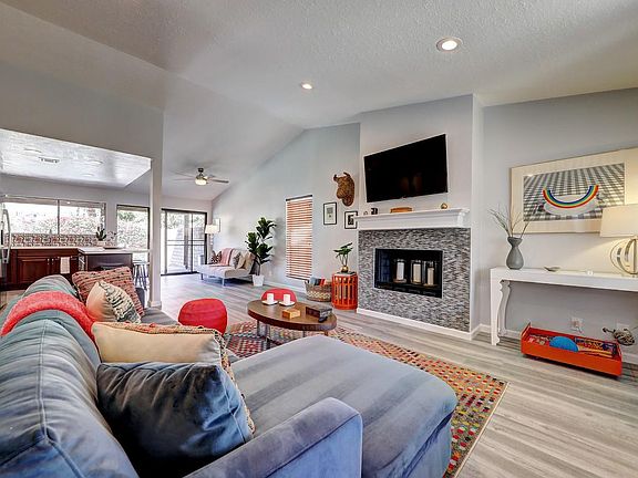 4th image of 53815 Avenida Alvarado
