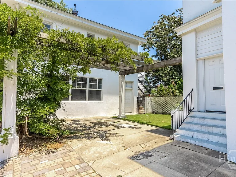 602 E Victory Dr — Photo 38
