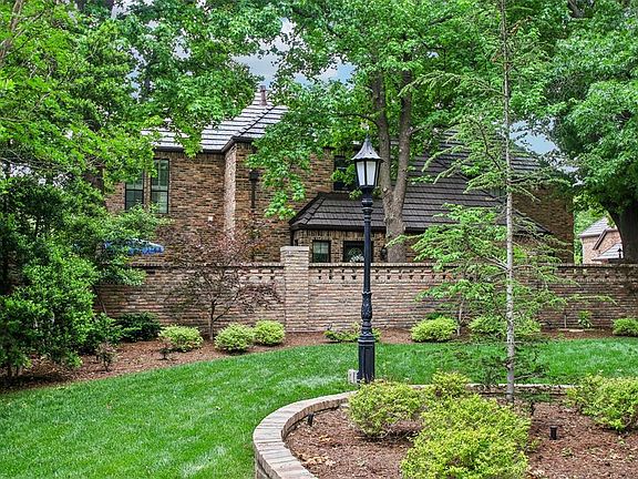 3rd image of 329 Windbrook Dr