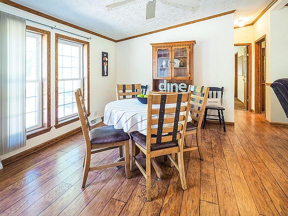4th image of 84 Thelen Dr
