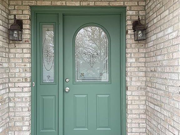 2nd image of 7482 Dian Ave