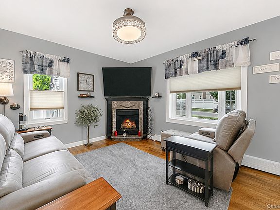 4th image of 7 Farmedge Road