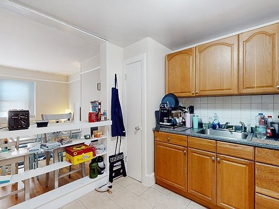 5th image of 289 Beacon St APT 9