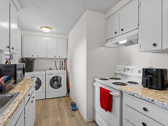 5th image of 912 Olympic Ave