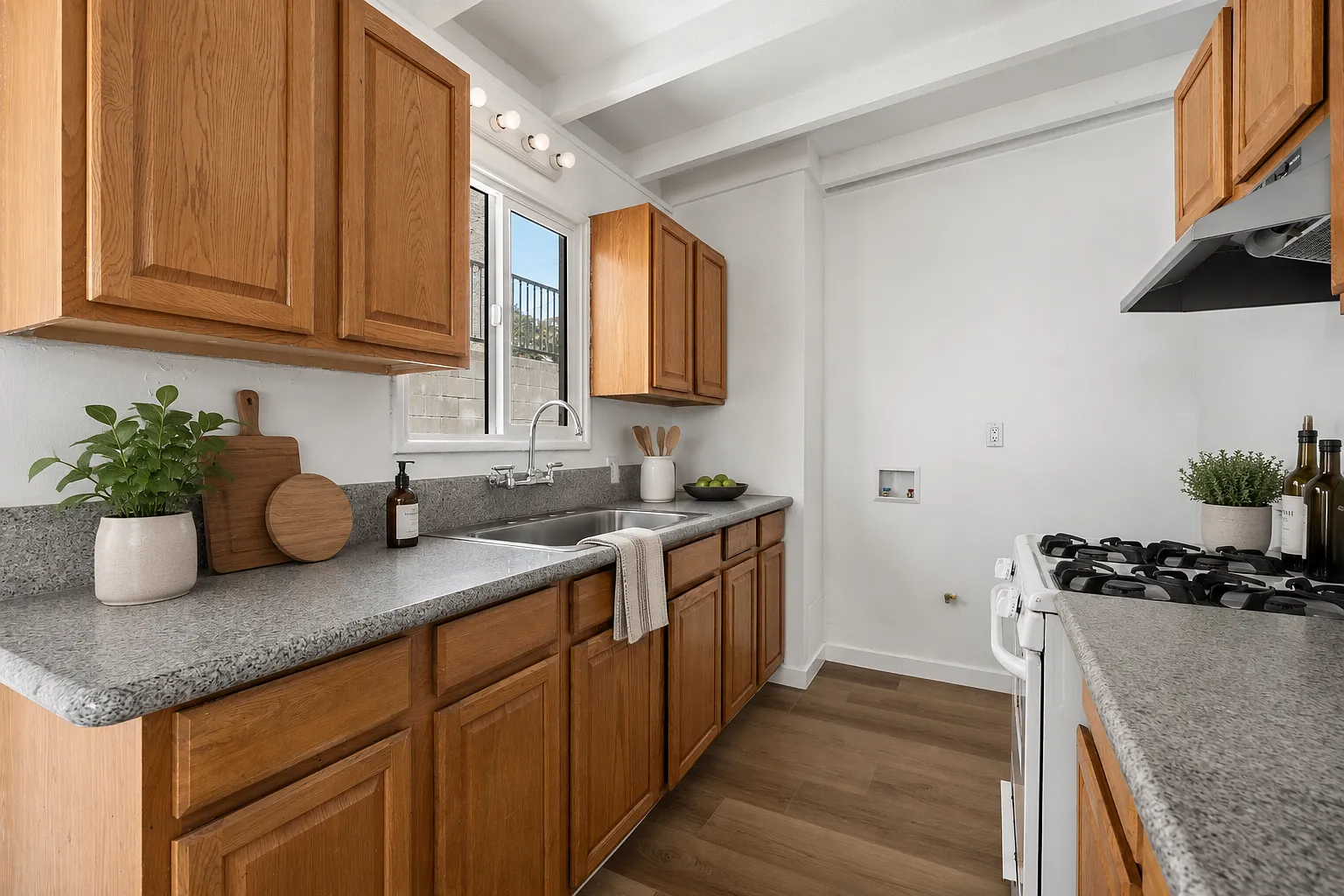 1 bed, 725 sqft, $1,975 — Photo 4