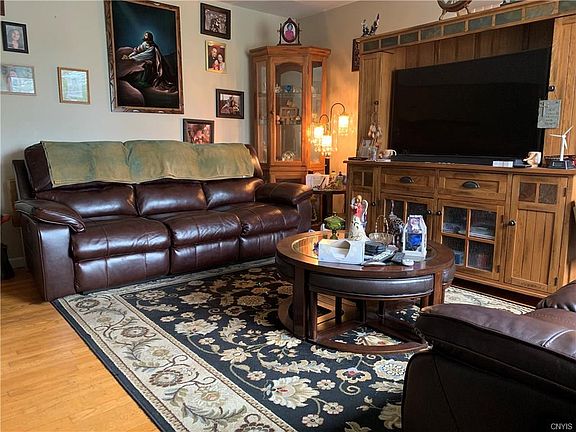 4th image of 6 Dudley Ave