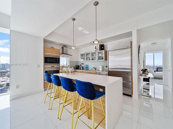 5th image of 2020 N Bayshore Dr APT 3610
