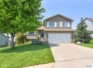 16906 Browne St, Omaha, NE 68116