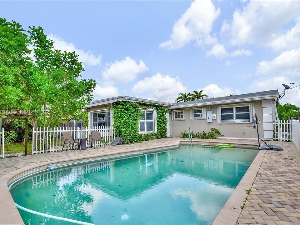 1st image of 2111 SW 36th Ave #2111