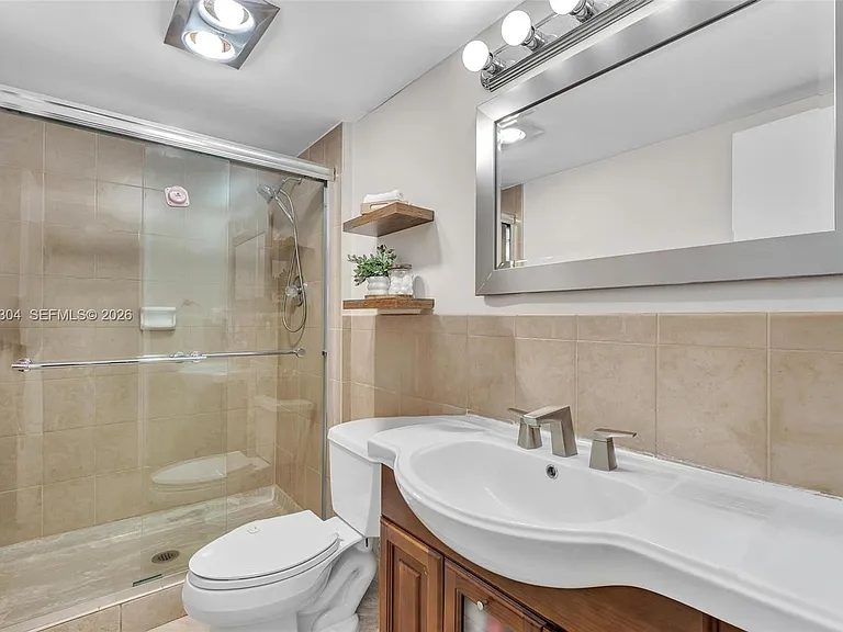3375 N Country Club Dr #905 — Photo 18
