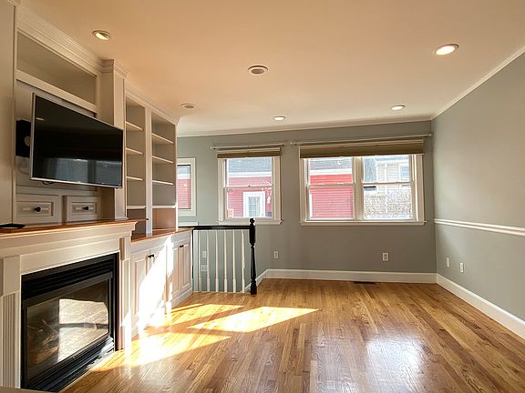 2nd image of 3 Bunker Hill Ct